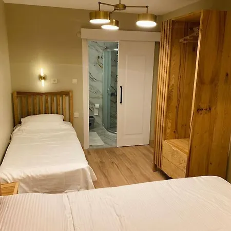 Spacious,central, Special Design Flat In Besiktas *