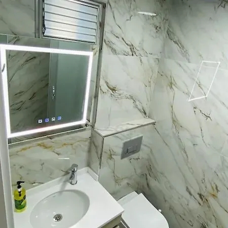 Spacious,central, Special Design Flat In Besiktas